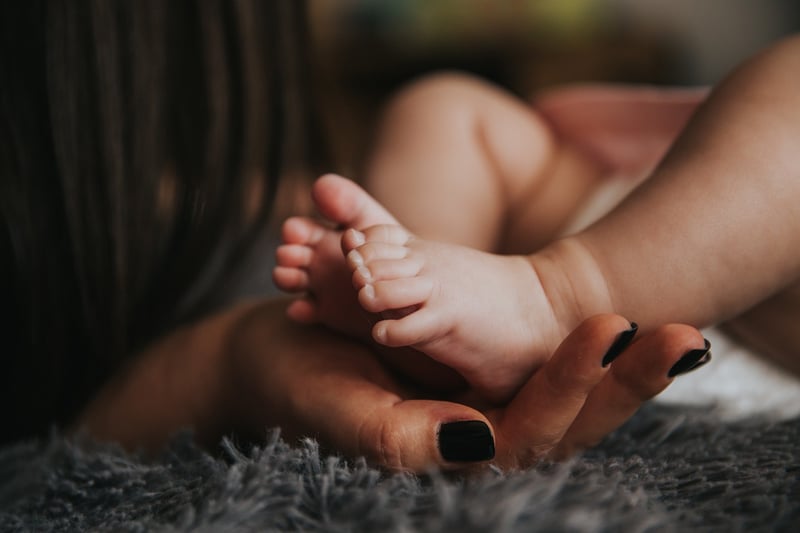 Astuces 2026 : comment adoucir la peau de bébé naturellement après le bain